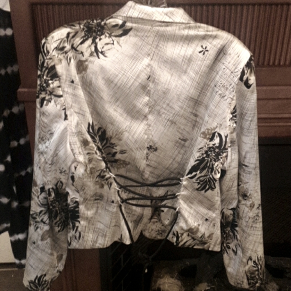 Jacket by JL - Picture 9 of 10